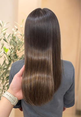 大人女性のための艶ストレートロング