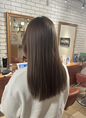 透明感カラーで魅せる。さらツヤ美髪セミロング【015スタイル