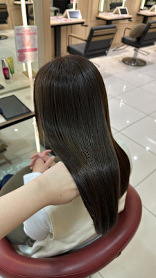 【伊勢原】イルミナカラー+髪質改善で叶える透明感オリーブ