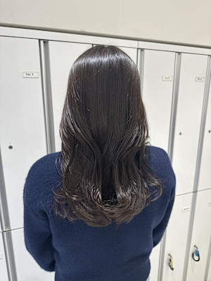 【伊勢原】イルミナカラー+髪質改善で叶える透明感オリーブ
