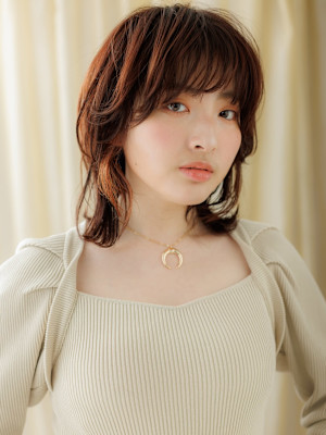 イヤリングカラーくびれレイヤークラゲウルフカット20代30代