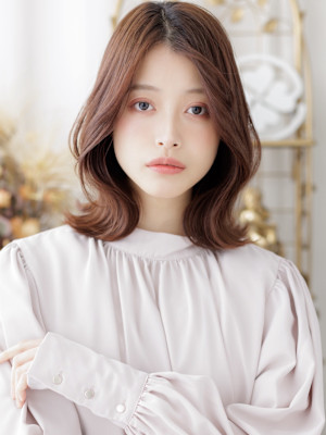 ブリーチなし外ハネくびれミディアムレイヤー　クビレイヤー