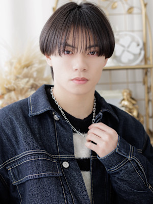 透明感ダークアッシュダウンバングショート　サンウォンヘア