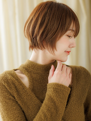 コーラルベージュブリーチなし丸みショートマッシュ20代30代