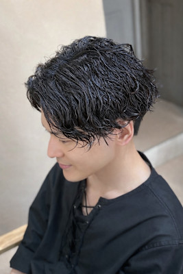 センターパート×波巻きスパイラルパーマ