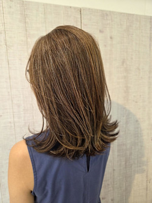 隠さないグレイヘア