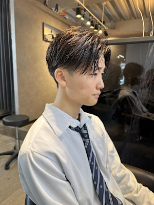 隼也/韓国風/ナチュラル/センターパート