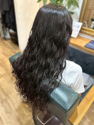 ロングパーマ ウェーブヘア 波巻きパーマ 艶髪 20代30代