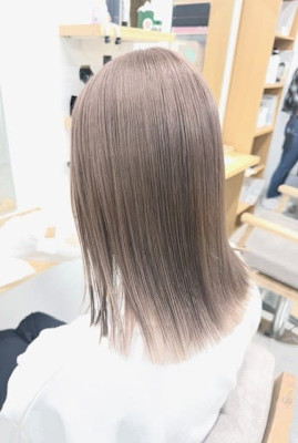 ペールピンクベージュ