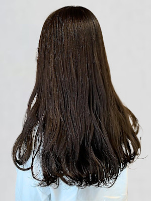 髪質改善 グレージュカラー ロングヘア ツヤ髪 20代