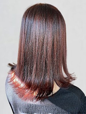 外ハネミディ ラベンダーピンク ストレート 20代30代 