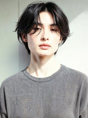 チャコールグレーショートセンターパートp2　フェザーパーマ