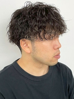 ツーブロック マッシュ スパイラルパーマ 刈り上げ 束感