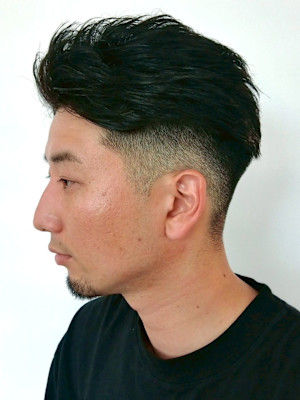 オールバック ツーブロック フェードカット 黒髪ショート