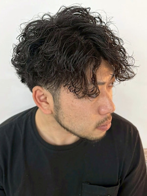 波巻きパーマ スパイラルパーマ ツーブロック 束感 黒髪