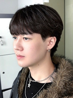 韓国マッシュ 毛流れパーマ カジュアル メンズパーマ 20代