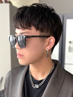 ニュアンスパーマ 黒髪ショート 刈り上げ ツーブロック