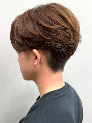 刈り上げマッシュ ベージュカラー メンズカラー 20代