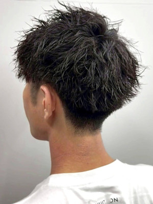 黒髪ショート 爽やか 刈り上げ ツーブロック ツイスパ