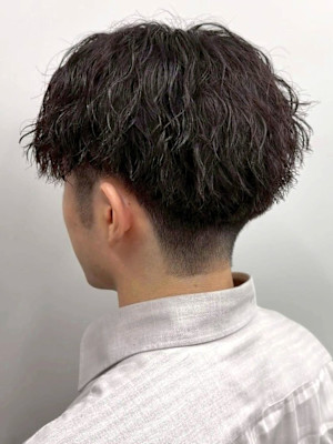 波巻きパーマ メンズパーマ ツーブロックマッシュ 20代