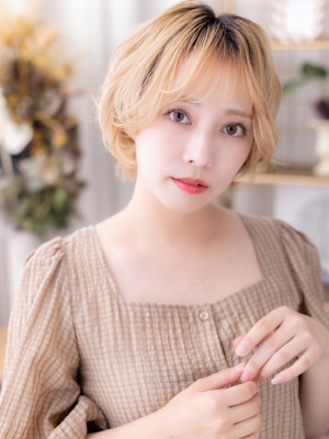 韓国風ハイトーンカラー小顔プードルパーマ10代20代30代