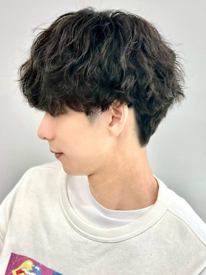 波巻きパーマ ツーブロックマッシュ メンズパーマ 20代