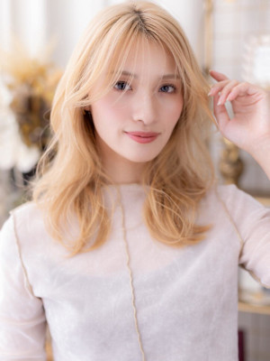 韓国巻きハイトーンカラーくびれレイヤーカット10代20代