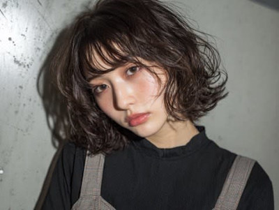 【外国人風】くせ毛風ニュアンスウェーブ×暗髪グレージュ