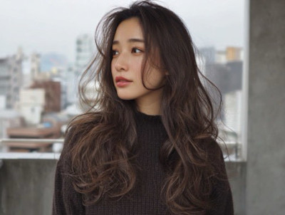 【大人ヘルシー】かきあげバング×ルーズウェーブ