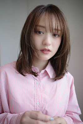 ミディアムレイヤー・ボブ/絶壁解消/20代/３０代/長め 