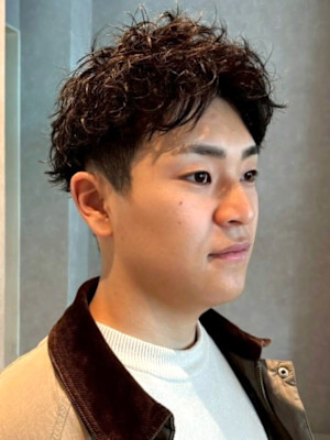 ツイストスパイラルパーマ 黒髪ショート アップバング