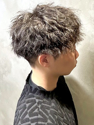 ツイストパーマ マッシュショート メンズパーマ 刈り上げ