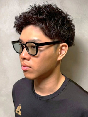 ショートパーマ メンズパーマ 刈り上げ ツーブロック 黒髪