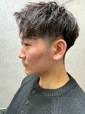 ツイスパ 刈り上げショート ツーブロック 黒髪ショート