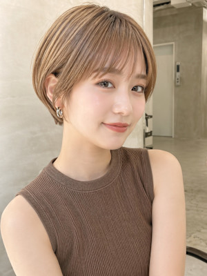 【静岡エリア】シアーベージュ×丸みショートボブ