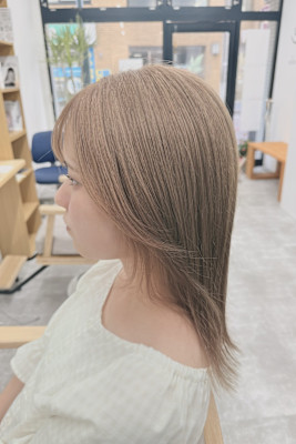 ミルクティーベージュ