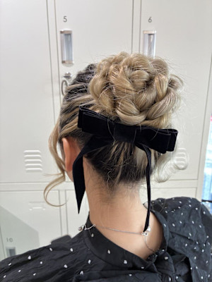 ふわふわシニヨン/ベロアリボン/結婚式お呼ばれ