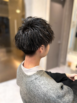 ソフトツイストスパイラル×刈り上げ｜無造作な動きで作る