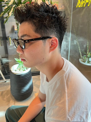 アップバング　スパイキーショート　ダークカラー　10代20代