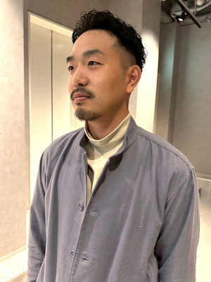 アップバング ツイストスパイラルパーマ 刈り上げ 束感