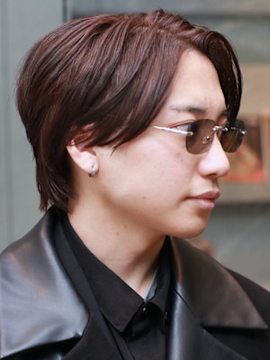 センターパート ブラウンカラー マッシュショート 30代