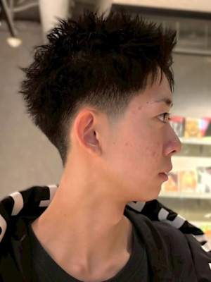 スパイキーショート ツーブロック メンズカット 20代