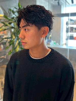 ツイストパーマ 束感 アップバング ツーブロック 眉毛カット