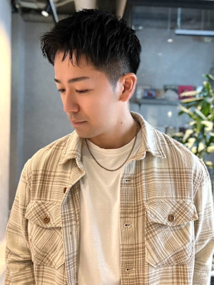 ツーブロック　アップバング　爽やか　メンズカット　20代