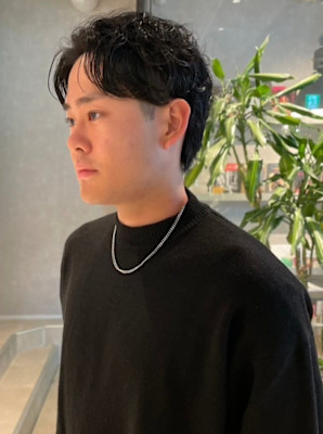 毛流れパーマ　ビジネス　30代40代　アップバング　束感