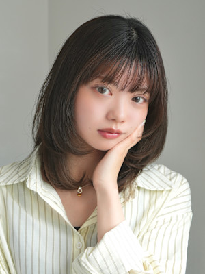 ミディアムレイヤー・ボブ/絶壁解消/20代/３０代/長め 