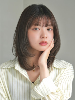 ミディアムレイヤー・ボブ/絶壁解消/20代/３０代/長め 