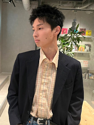 眉カット　スパイキーショート　黒髪　アップバング　爽やか