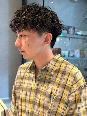 ツイスパ　マッシュショート　ツーブロック　束感　メンズパーマ