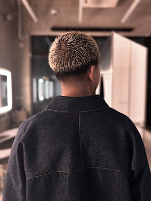 ハイトーンベージュ/スキンフェードショート/天神大名